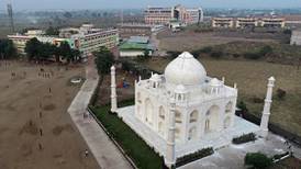 Indio construye réplica del Taj Mahal como muestra de amor a su esposa 