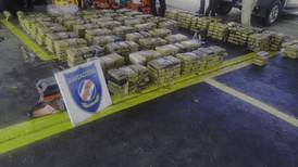 Detienen a ocho “pescadores” en lanchas cargadas con armas y 808 kilos de cocaína 