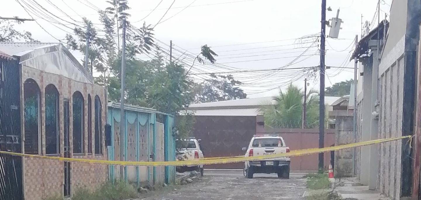 El operativo tiene lugar en barrio Los Cocos, en Limón. Foto cortesía.
