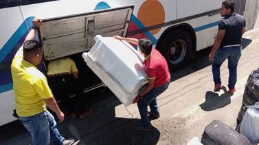 Frenan en seco dos buses que pretendían sacar a 67 nicaragüenses del país 
