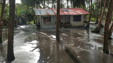 El mal tiempo daña 145 casas en el Caribe y la zona norte