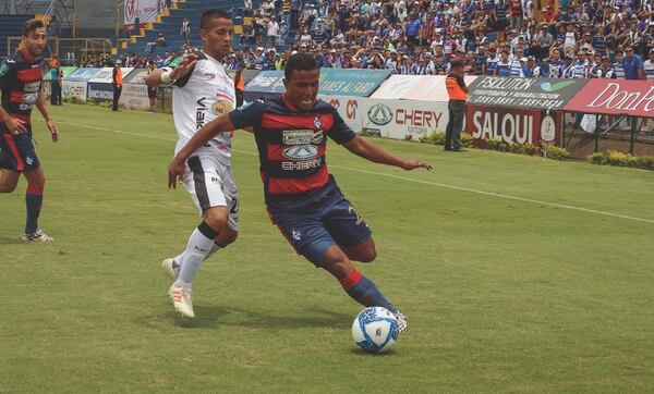 Cartaginés se puso saco de equipo grande y apunta al León - La Teja