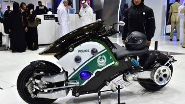 Taxis voladores y robots policías, presentó Dubai para su ciudad del futuro