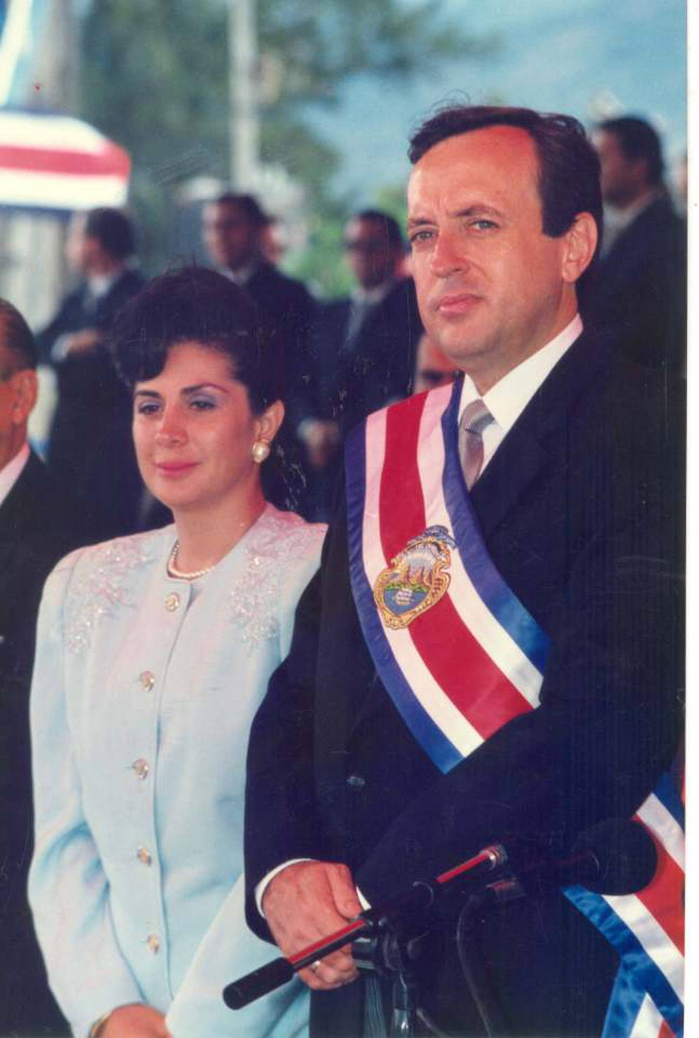 El presidente de Costa Rica entre 1990 y 1994, Rafael Ángel Calderón Fournier, y su esposa, la exprimera dama de la República, doña Gloria Bejarano Almada, cumplirán 52 años de matrimonio el próximo domingo 25 de febrero.
