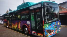 Alajuelenses empezaron a viajar en buses eléctricos