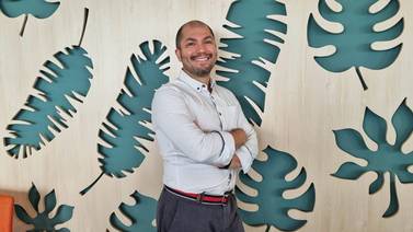Roberto Biasetti: El que antoja a toda Costa Rica con su página Jale a comer