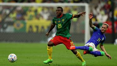 Brasil juega cómodo pero a Camerún le urge la victoria