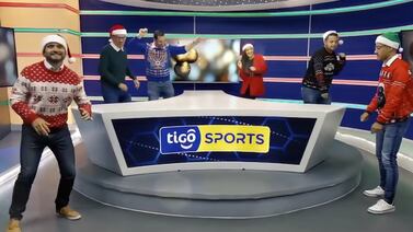 Periodistas de Tigo Sports salen más tiesos que bollo de pan añejo en promo navideña
