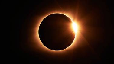 Eclipse de sol: ¿Por qué la luna se verá más grande de normal este lunes?