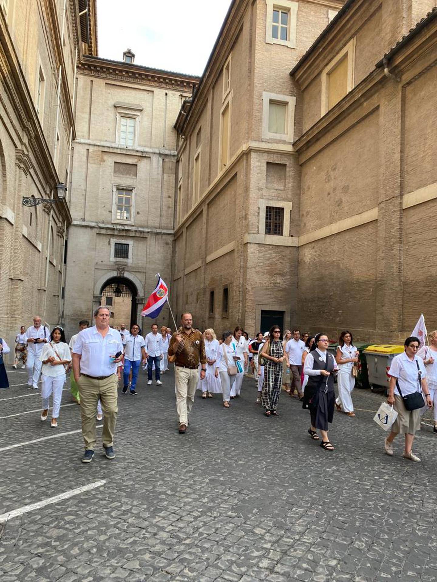 El 1 de agosto del 2023 unos 70 ticos realizaron una romería en honor a La Negrita en el propio Vaticano