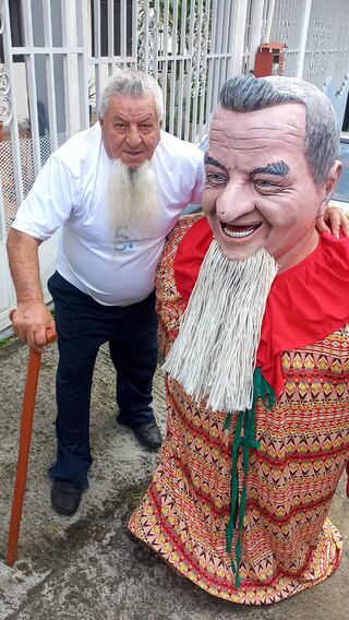 San Roque de Grecia prepara sus fiestas patronales, donde nunca pueden faltar las mascaradas