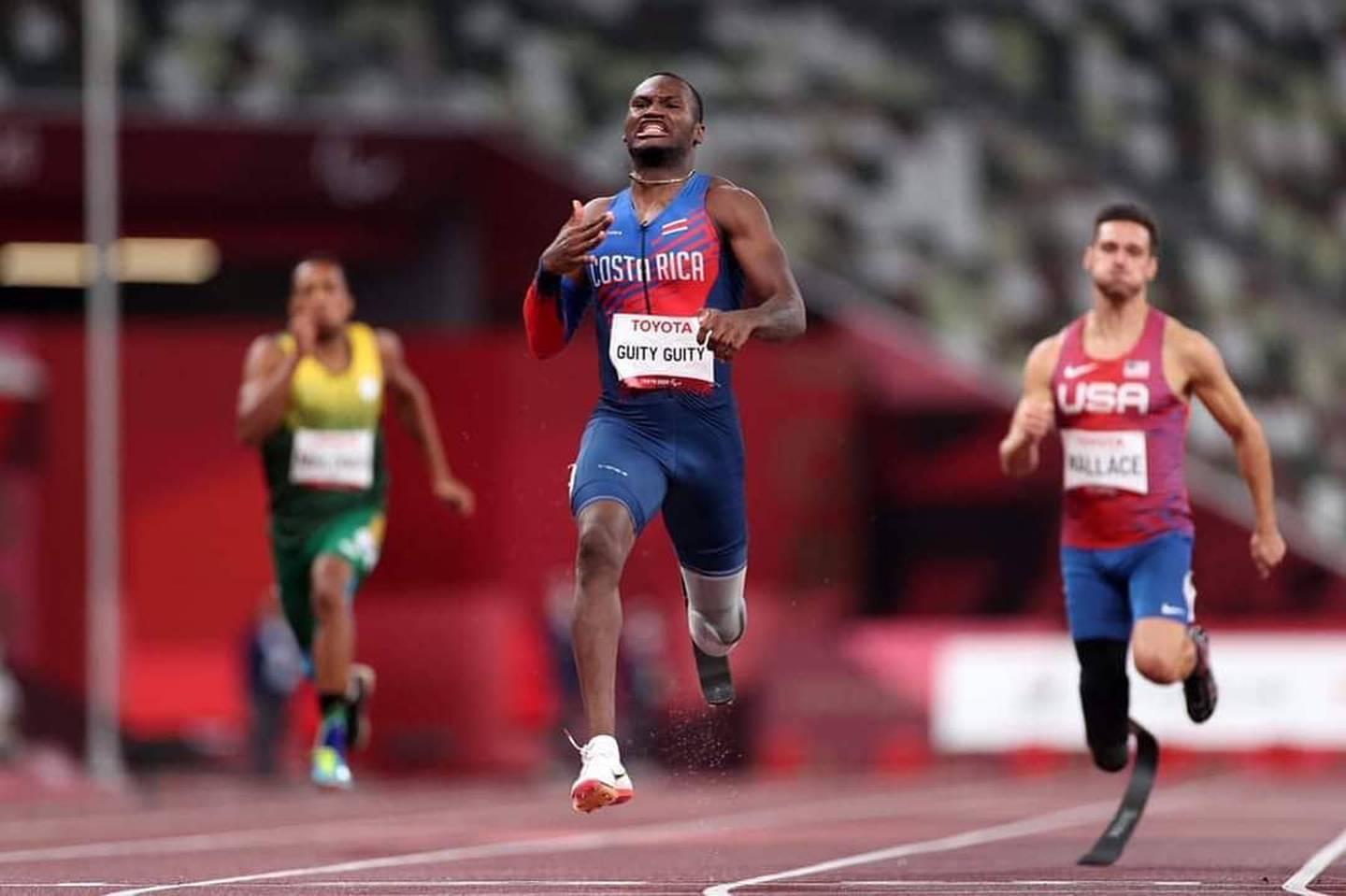 Sherman Guity inspira a la Sele tras medalla de oro en Paralímpicos de Tokiio