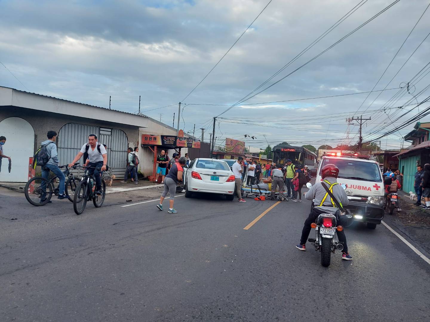 Choque en Alajuela. Foto Francisco Barrantes.