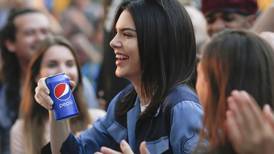 Kendall Jenner llora luego de hablar por primera vez sobre controversial comercial de Pepsi