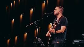 (Video) Uno de los cantantes cristianos más populares del momento cantará en Tiquicia
