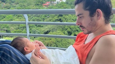 ¡Qué ternura! Pedro Capmany ya le habla a su hijito recién nacido sobre las calles de Costa Rica