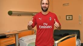 AC Milán negoció con la Juventus y se llevó al goleador argentino Gonzalo Higuaín 