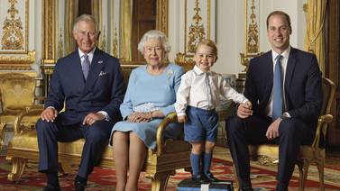 Príncipe Carlos asumirá el trono tras la muerte de la Reina Isabel II 