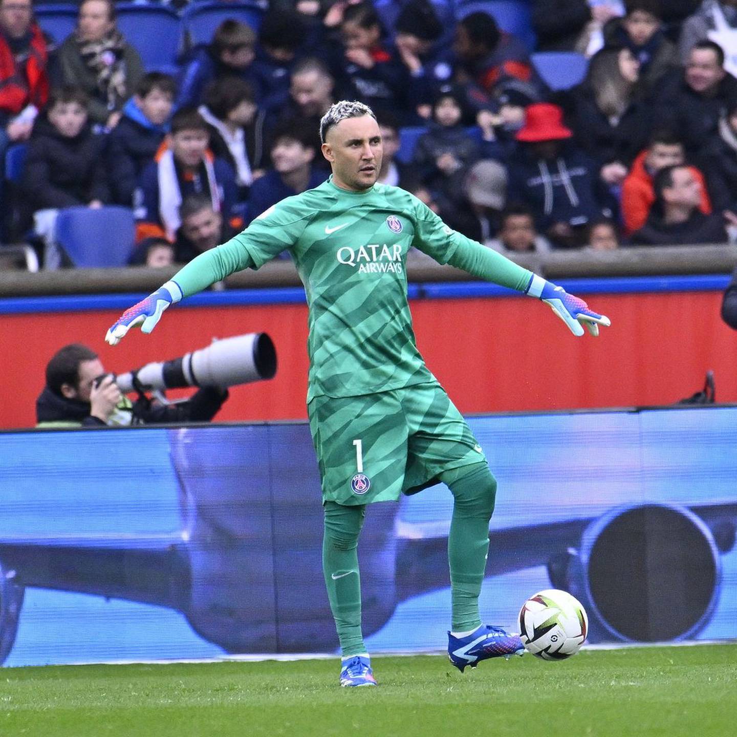 Keylor Navas volvió a jugar con el Paris Saint-Germain y fue protagonista.
