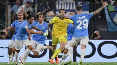 Jugador de Lazio hizo gol pocas veces visto y le devolvió la esperanza a su equipo