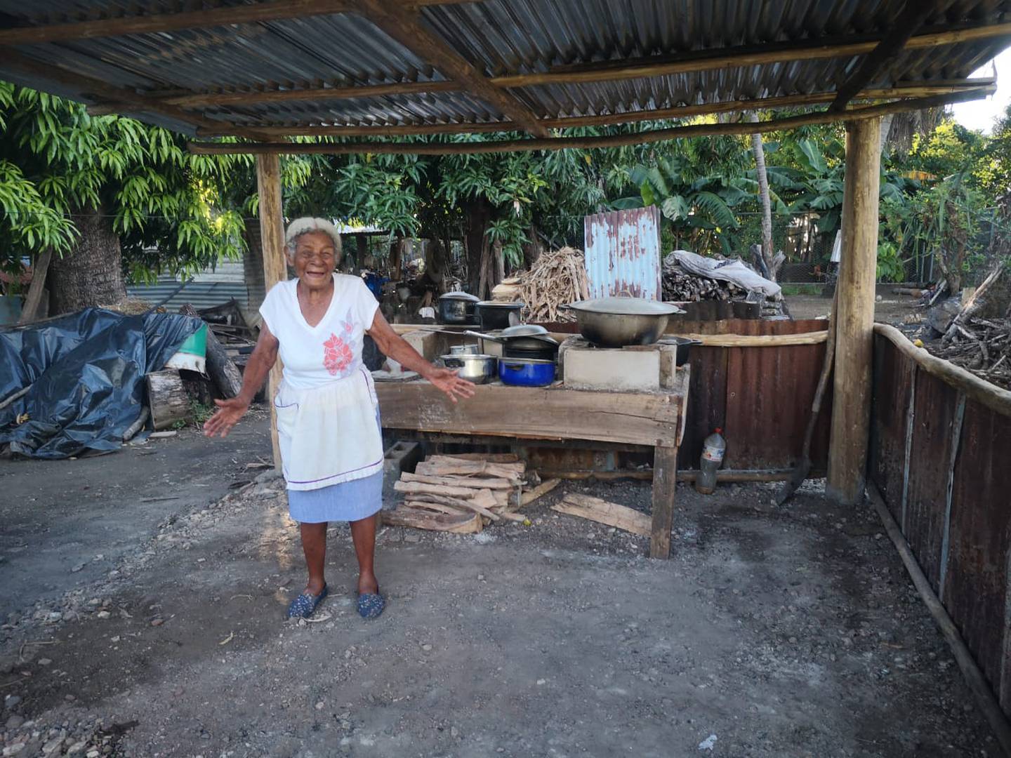 Costarricenses de 100 o más años de Guanacaste serán protagonistas de una serie-documental de Netflix que tratará el tema de las zonas azules del planeta Tierra. Una de esas zonas es la Península de Nicoya. En la foto, Dora Amparo Busto Duarte, tiene 104 años