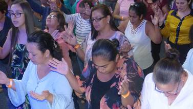 Evangélicos se unen en campaña de vigilia y oración por Costa Rica