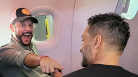Yiyo Alfaro le cumple el sueño a un niño de viajar en avión por primera vez 