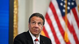 Acusan al gobernador de Nueva York de acosar sexualmente a varias mujeres