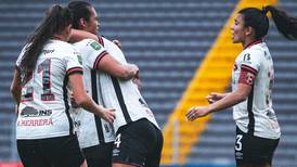 Alajuelense vuelve a derrotar a Saprissa en el clásico femenino y queda a un paso de la final
