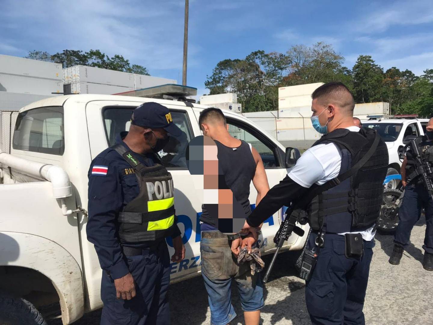 Fuerza Pública detiene a reo de apellido López que escapó de cárcel de Limón. Foto MSP.