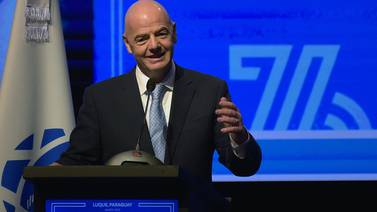Gianni Infantino, presidente de la FIFA, tuvo un detallazo con Celso Borges