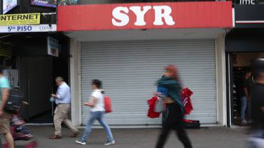 Policía de Control Fiscal decomisaría toda la mercancía de tienda de la cadena SYR