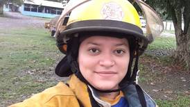 Hermano de bombera sobreviviente de cáncer: “Te quiero sin un seno, pero te quiero viva”