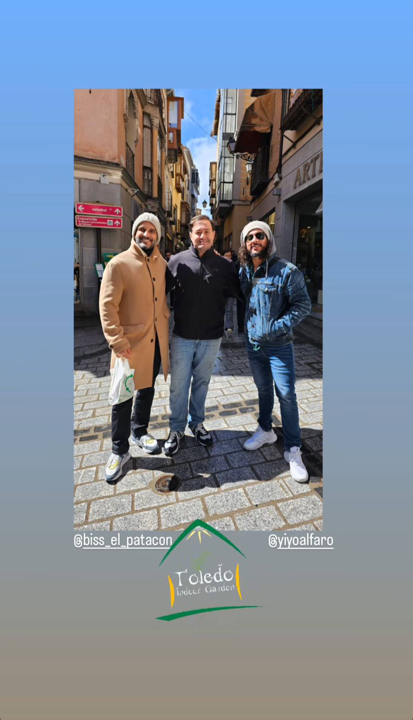 Fabián Zumbado no perdió el chance para tomarse la foto con Bismark Méndez y Yiyo Alfaro.