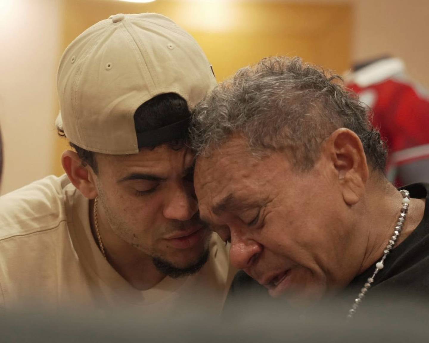 Así fue el emotivo encuentro entre Luis Diaz y su padre despues del secuestro