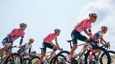 Andrey Amador pierde a su compinche en el Tour de Francia tras accidente
