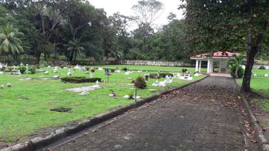 Serie de espanto: Almas en pena mueven el cementerio de Jacó