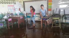 Escuela de Pital también fue golpeada por las lluvias