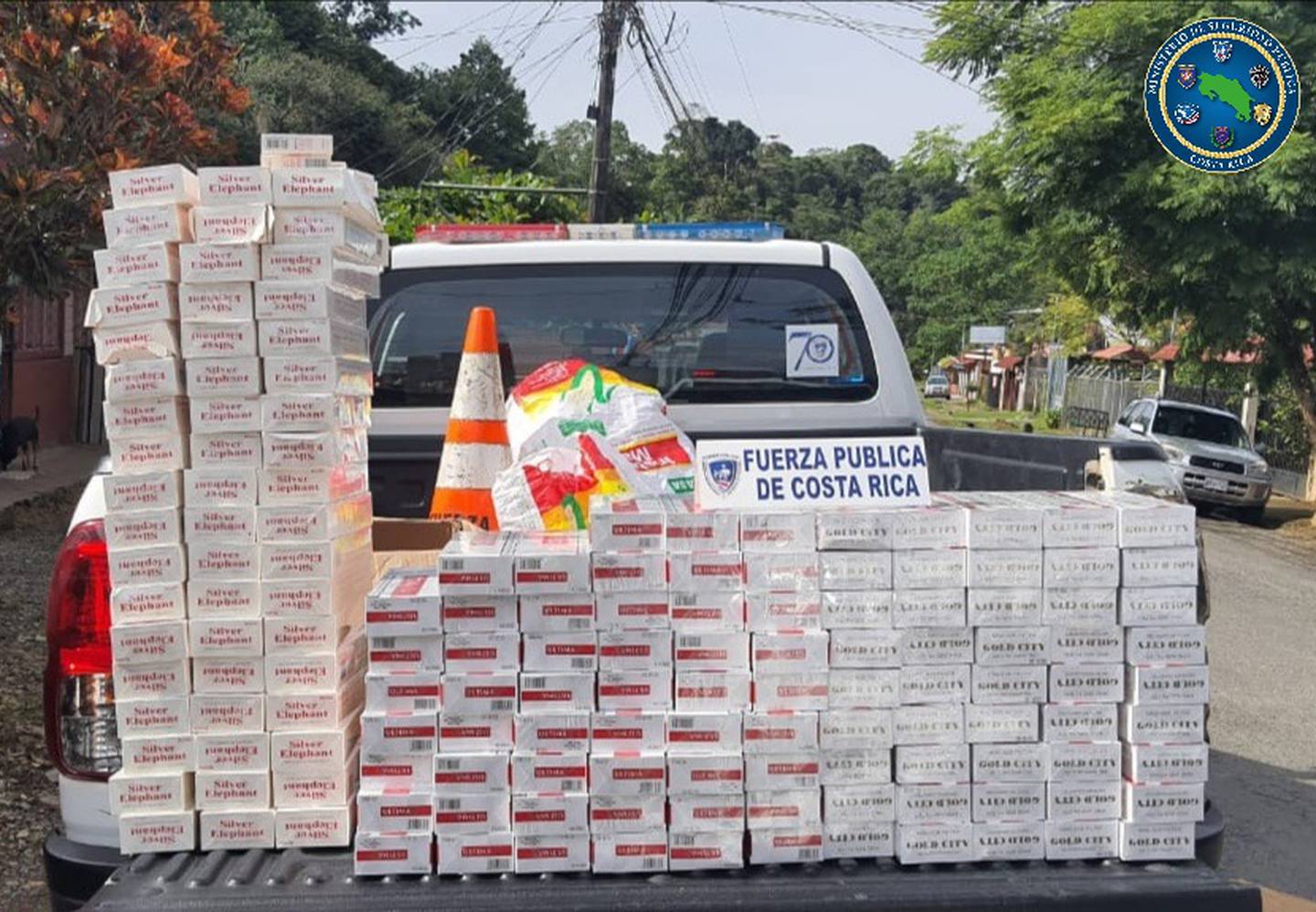 Detienen a hombre de apellido Romero con 29 mil cigarrillos de contrabando y que sobornó a policías. Foto MSP.
