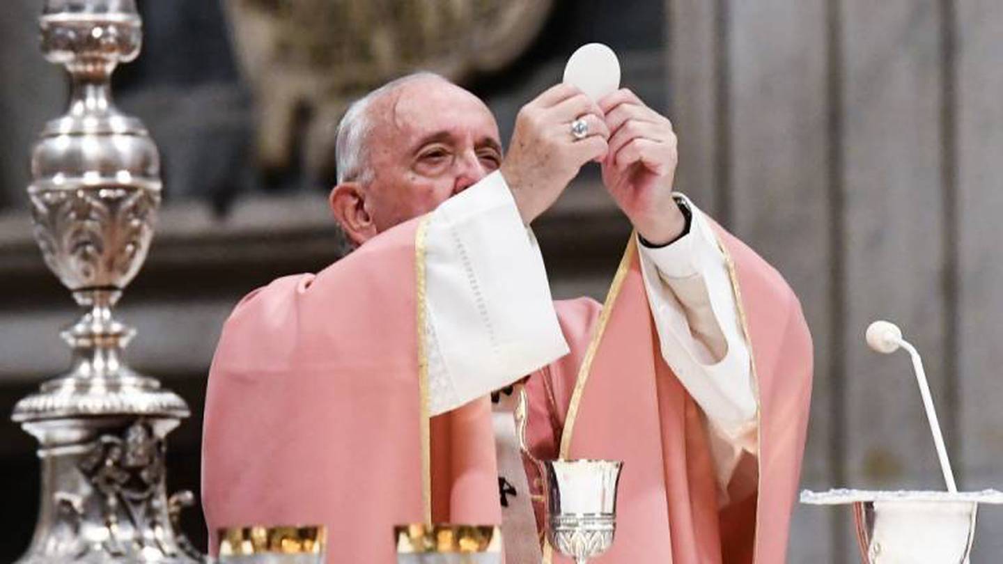 Por qué los sacerdotes podrán vestir de rosado el domingo 11 de diciembre?  | La Teja