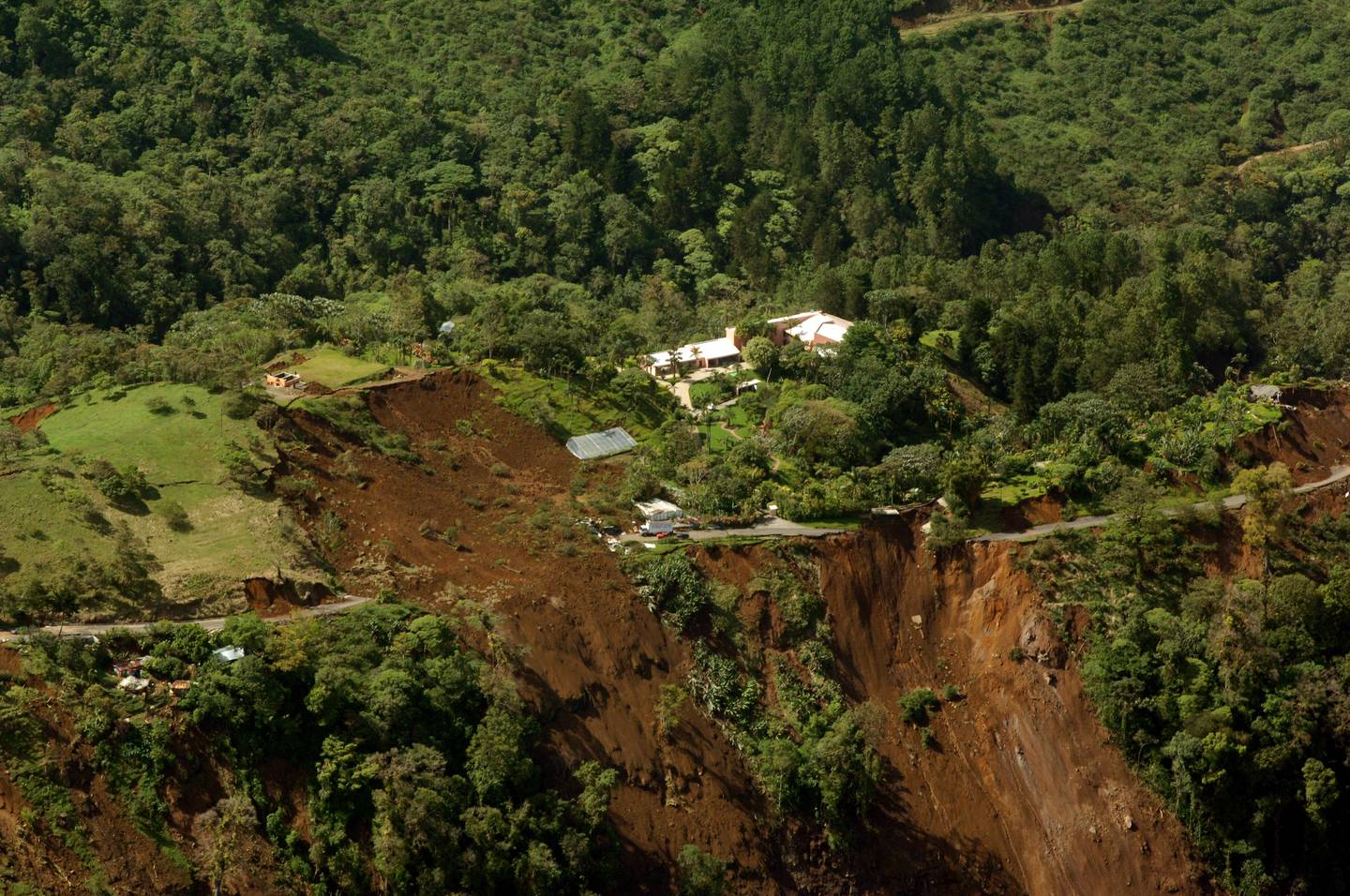 Terremoto Cinchona. Foto Archivo.