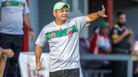 Mario Víquez, técnico de Carmelita: “En el primer tiempo perdonamos a la Liga”
