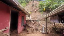 Chiquitas perdieron a su papá por culpa de un deslizamiento en Quepos 