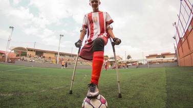 Joven lucha contra el cáncer para poder ir a la Copa del Mundo de amputados