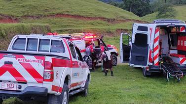 ¡Terrible tragedia! Vuelco de autobús deja varios heridos de gravedad en Puntarenas  
