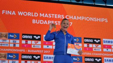 Claudia Poll gana medalla de oro en el Mundial Máster en Hungría