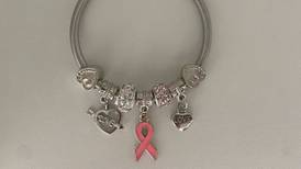Aproveche hermosas pulseras y ayude a la lucha contra el cáncer de mama