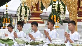 Niños rescatados de la cueva de Tailandia fueron ordenados como novicios budistas