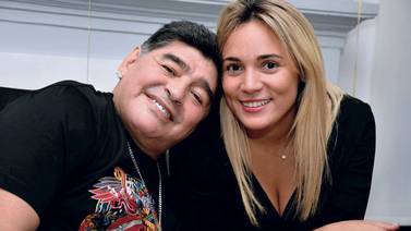 Diego Maradona ahora está de viejo verde