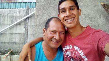 La promesa que jugador de San Carlos le hizo a su papá y que lo convirtió en futbolista